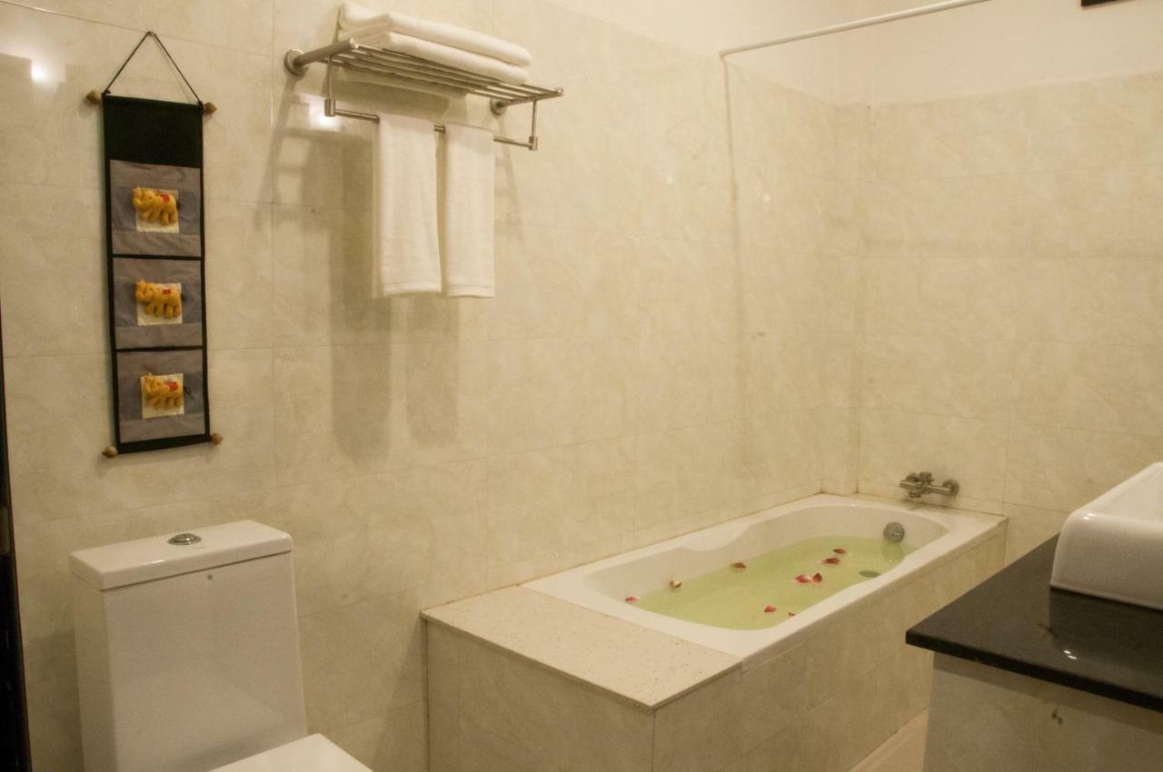 Private Boutique Home With Pool, The Fin Inn Сиемрип Экстерьер фото